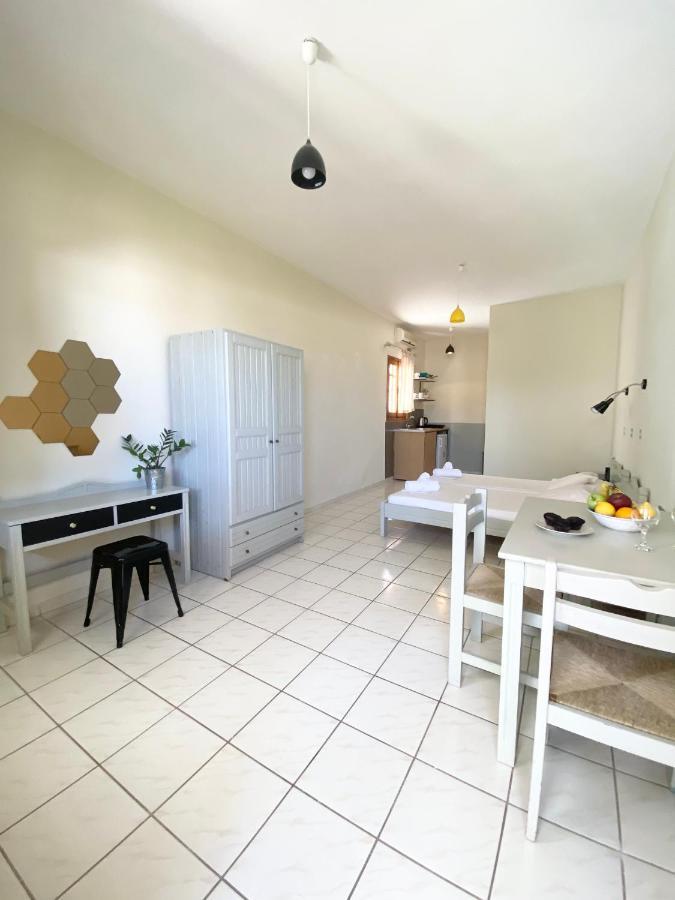 Egli Apartment Stalos Exterior photo