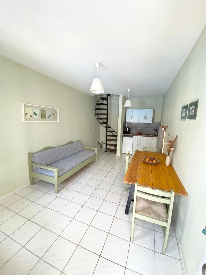 Egli Apartment Stalos Exterior photo